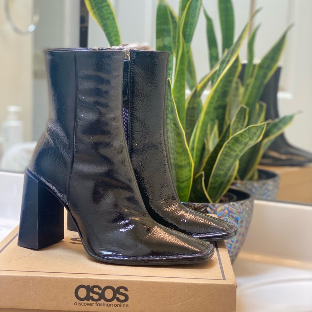 Asos Design Premium Patent Leather heeled boots made In Spain. Size:6